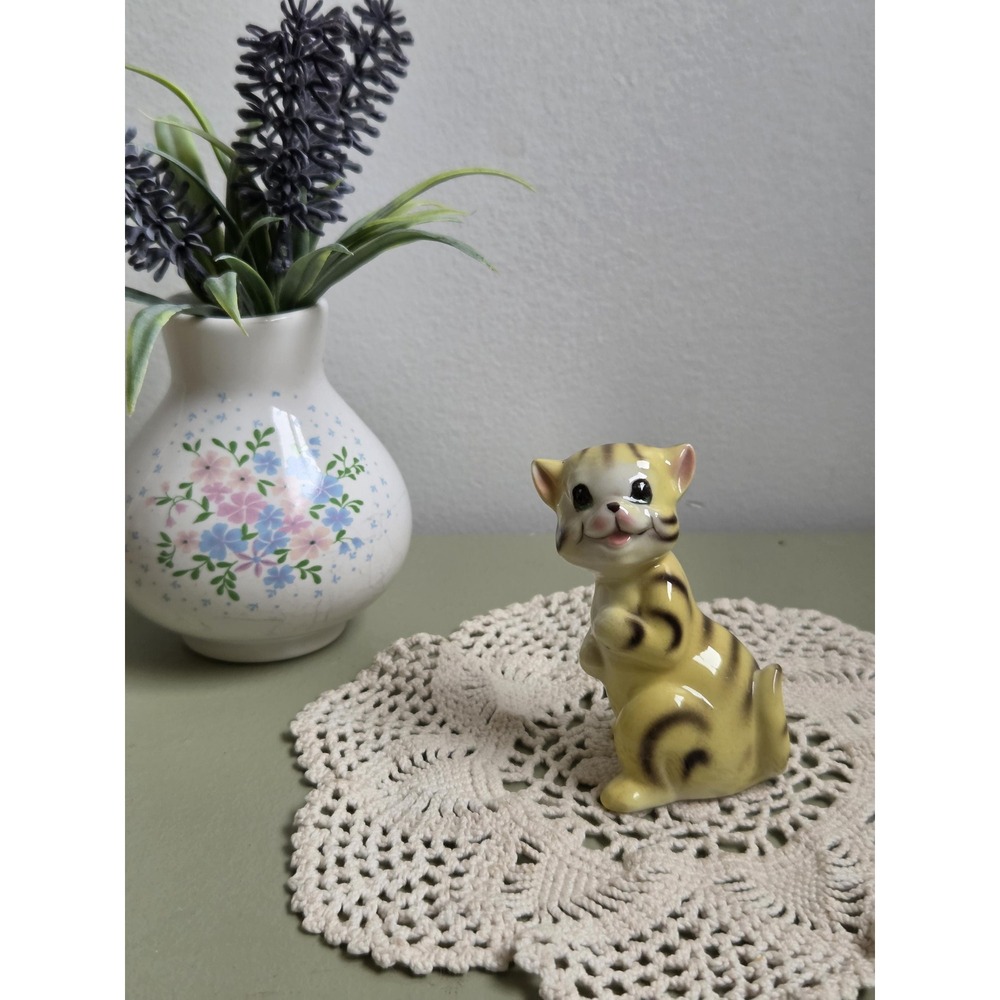 Vintage Yellow Ceramic Cat Figurine Kitsch Big Eye Kitty Mid Century